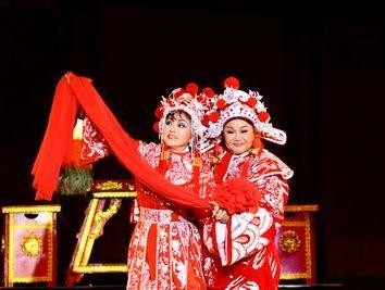 Museo galo honra Cai luong vietnamita